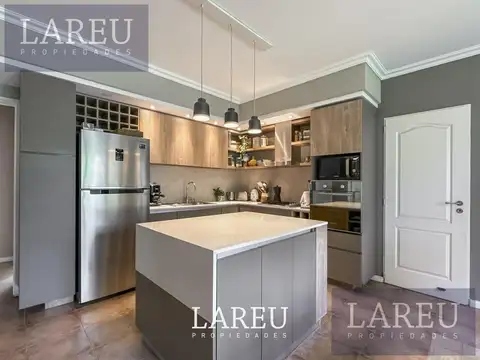 Casa 5 ambientes con 3 baños
