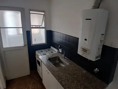 Dpto 1 dormitorio al frente- 9 y Diag 74-VENTA
