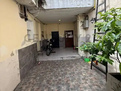 Pavon 2200, Piso 0