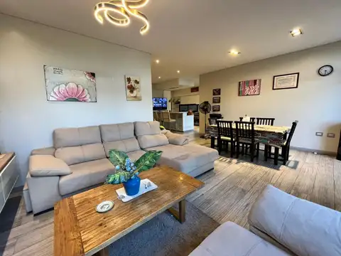 Casa 5 ambientes con 3 baños