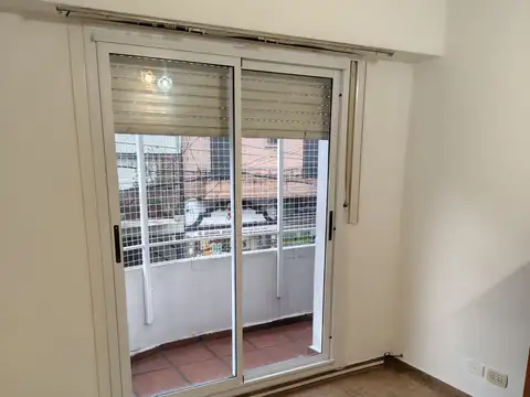 Departamento en Alquiler en Florida Mitre/Este, $ 1.100.000