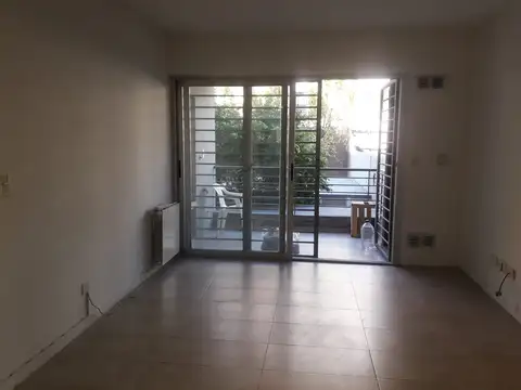 Vende Exc Dpto Monoambiente a 2 cuadras de Estacion Castelar