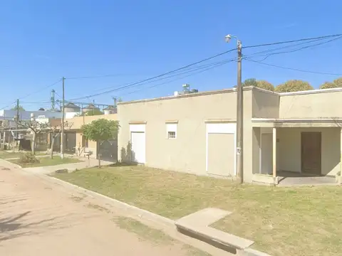 Casa en venta - 2 Dormitorios 1 Baño - 304mts2 - Saladillo