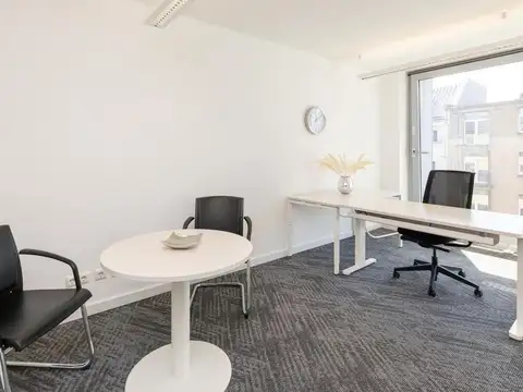 Alquiler de oficina comercial para 2 personas en Asuncion, Artigas.