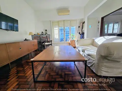 Casa 5 ambientes con 2 baños