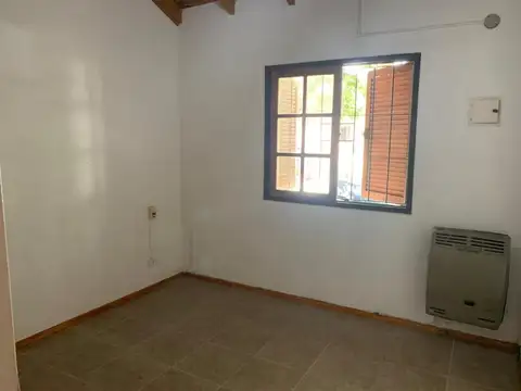 Depto Tipo Casa en Alquiler con 1 cocheras