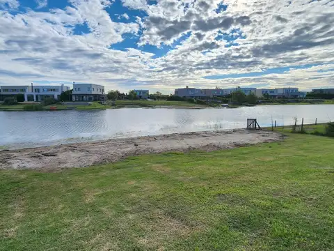Terreno venta 795 m2. Centra a la laguna. Ameneties