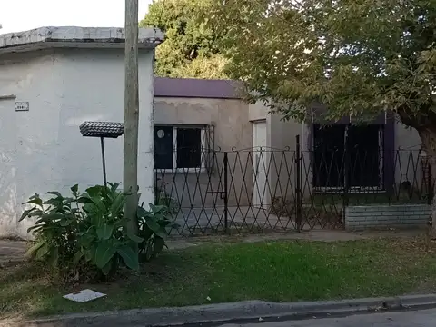 Casa para Terminar  de 3 ambientes mas un dpto prox. Panamericana