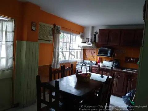 Casa 4 ambientes con 1 baño