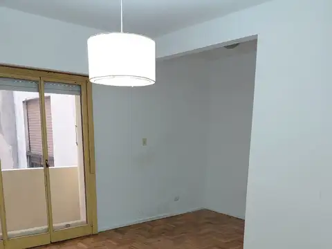Departamento Monoambiente en venta en Primera Junta, Caballito  a refaccionar
