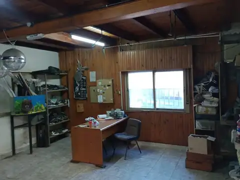 Pasaje J. Jaures 5646 - Galpón 771m2