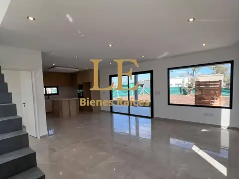 Pilar Del Este Santa Sofia 100