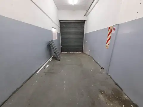 HERMOSA OFICINA 300M2 TOTALES CON ENTRADA PARA VEHICULO. 