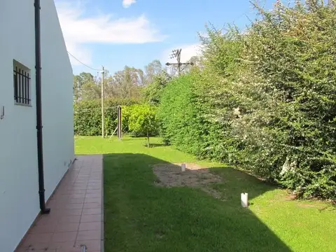 LINDA CASA SOBRE COLECTORA PANAMERICANA SIN EXPENSAS 