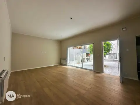 Casa de pasillo único 3 Dormitorios - Pueyrredon 1500 - Ntra. Señora de Lourdes Rosario | Venta