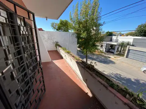 Excelente casa Categoria en Alquiler