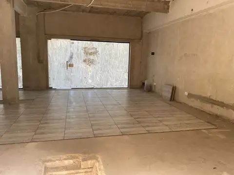 ALQUILER LOCAL COMERCIAL BERNAL CENTRO . 68M2 cub