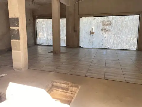 Local en Alquiler en Bernal, $ 1.350.000