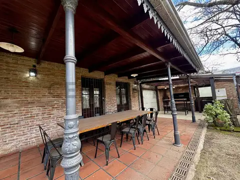 Casa en Alquiler en Bella Vista, USD 1.800
