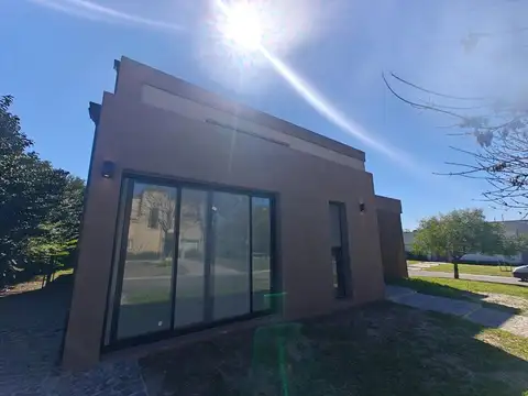 Casa en Venta en Pilar del Este - Santa Guadalupe, USD 286.000