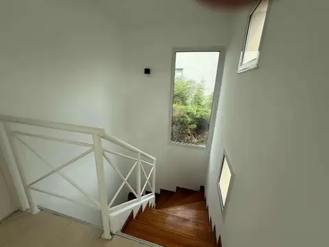 CASA VENTA 5 AMBIENTES VILLAGE DEL PARQUE