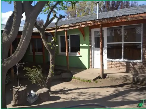 Casa 6 ambientes con 2 baños