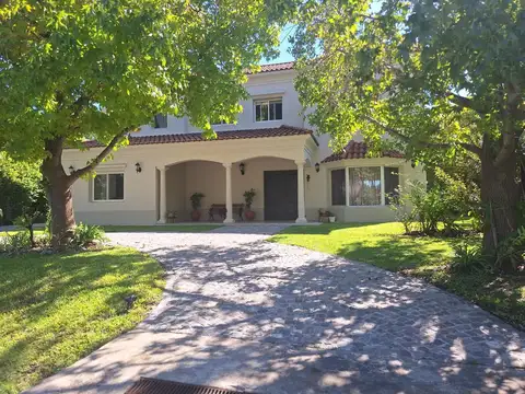 Casa en Alquiler de 3 dormitorios
