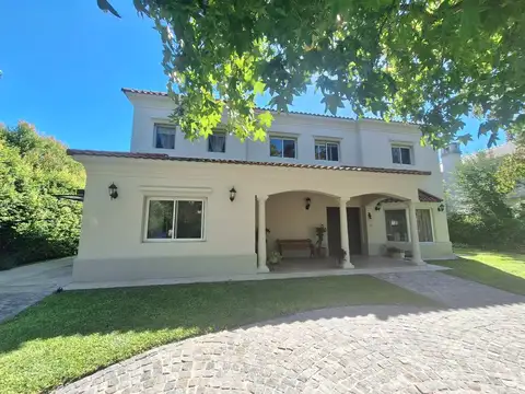 Casa en Alquiler en Ayres De Pilar, USD 2.500