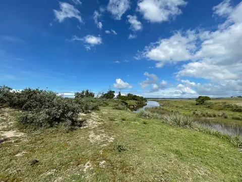 RUTA 9 Km.156 camino lindero a Madellin