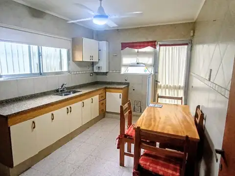Depto Tipo Casa en Alquiler de 3 dormitorios