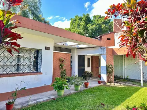 Casa 7 ambientes con 1 baño