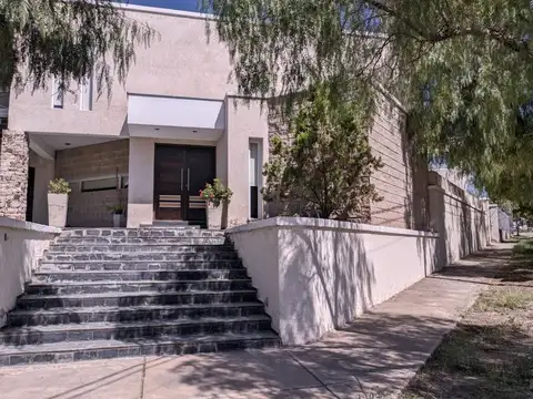 CASA EN VENTA 3 HAB CIRCUITO EL CHALLAO MENDOZA