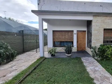 Casa 3 ambientes en venta San Martin con Quincho