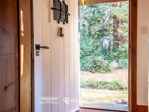 Casa 9 ambientes con 3 baños