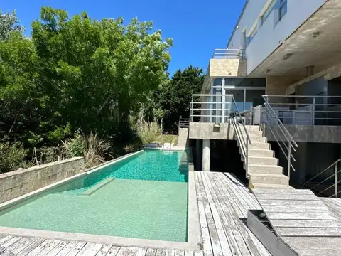 Casa en Venta en Carilo, USD 999.999