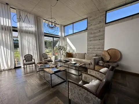 Casa en Venta de 4 dormitorios