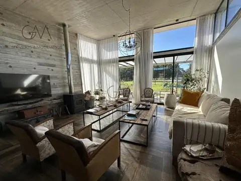 Casa 6 ambientes con 4 baños