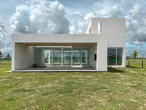 Casa 7 ambientes con 3 baños