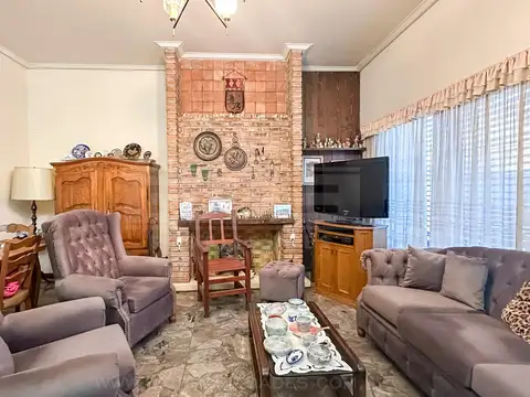 Casa 5 ambientes con 1 baño