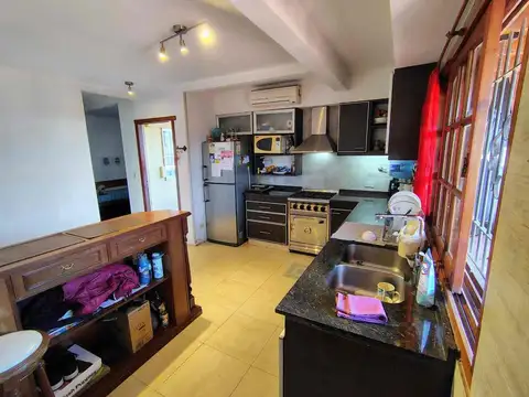 CASA 6 Amb QUINCHO Y TERRAZA P. ALTA - DOS NIVELES