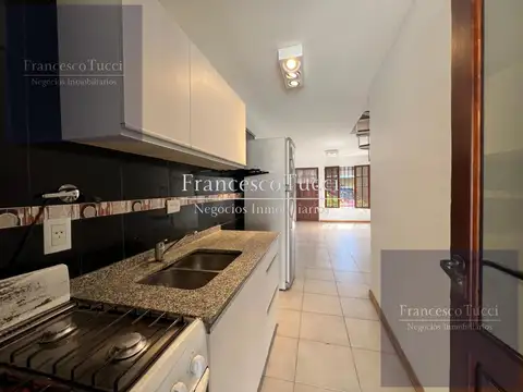 Casa tipo PH 3 ambientes con cochera Castelar
