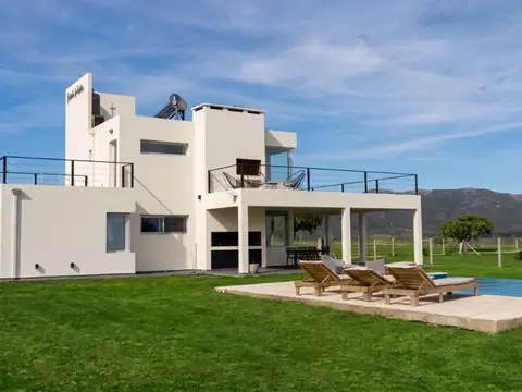 VENTA CASA DE 3 DORMITORIOS, EN PUERTO DEL AGUILA