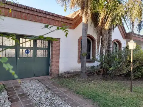 VENTA GRAN CASA 3 DORMITORIOS APTO CREDITO PILETA COCHERA