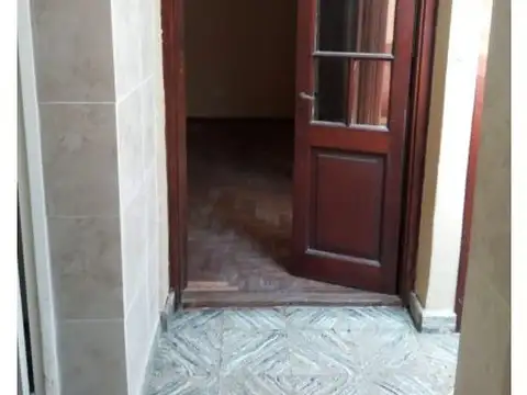Casa 2 ambientes con 1 baño