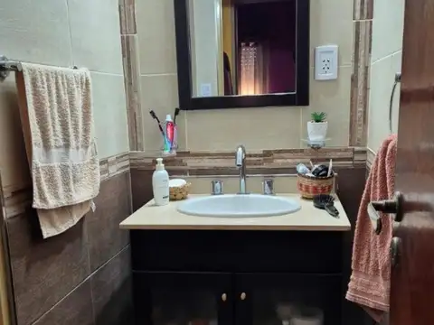 SE VENDE PH EN PLANTA ALTA DE TRES DORMITORIOS