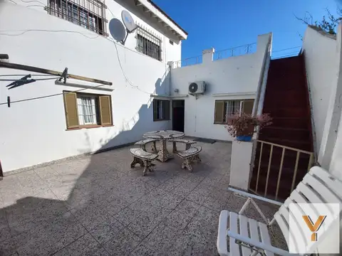 Casa 5 ambientes con 2 baños
