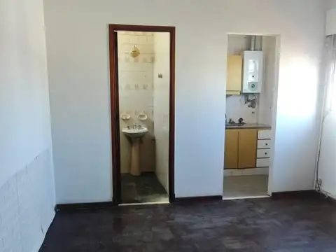 Departamento de 18 m² con 1 Ambiente Recientemente Reacondicionado en La Paternal