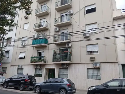 DEPARTAMENTO SEMIPISO 4 AMBIENTES CABA CON BALCON