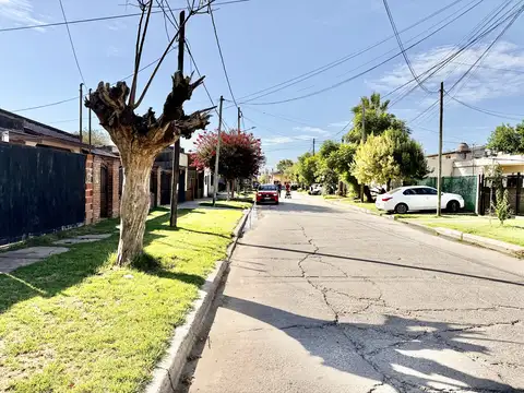 Casa a Mejorar a dos cuadras del Centro de Manuel Alberti