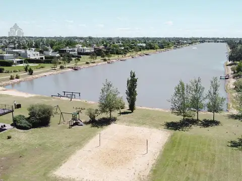 Terreno en Venta en Puerto Roldan, USD 80.000